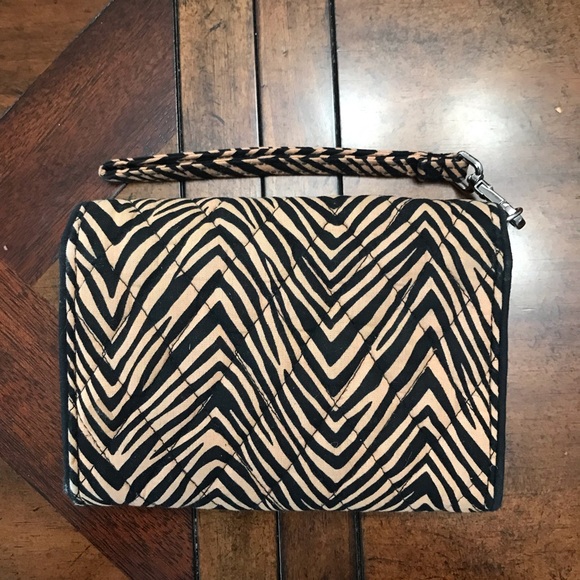 Vera Bradley Your Turn Smartphone Wristlet - Picture 2 of 9